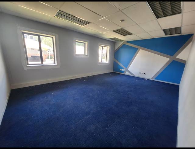 247M² OFFICE TO LET IN VORNA VALLEY